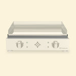 Hervorhebung der Fettauffangschale der Vivaplancha-Plancha, während der übrige Teil des Geräts bewusst in den Hintergrund gerückt wird.