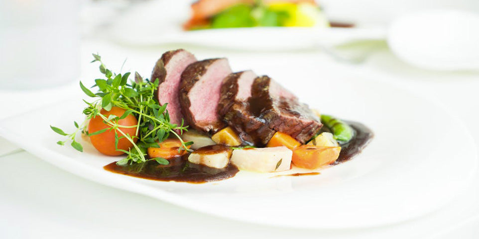 Mignons de porc miellés à la plancha et abricots